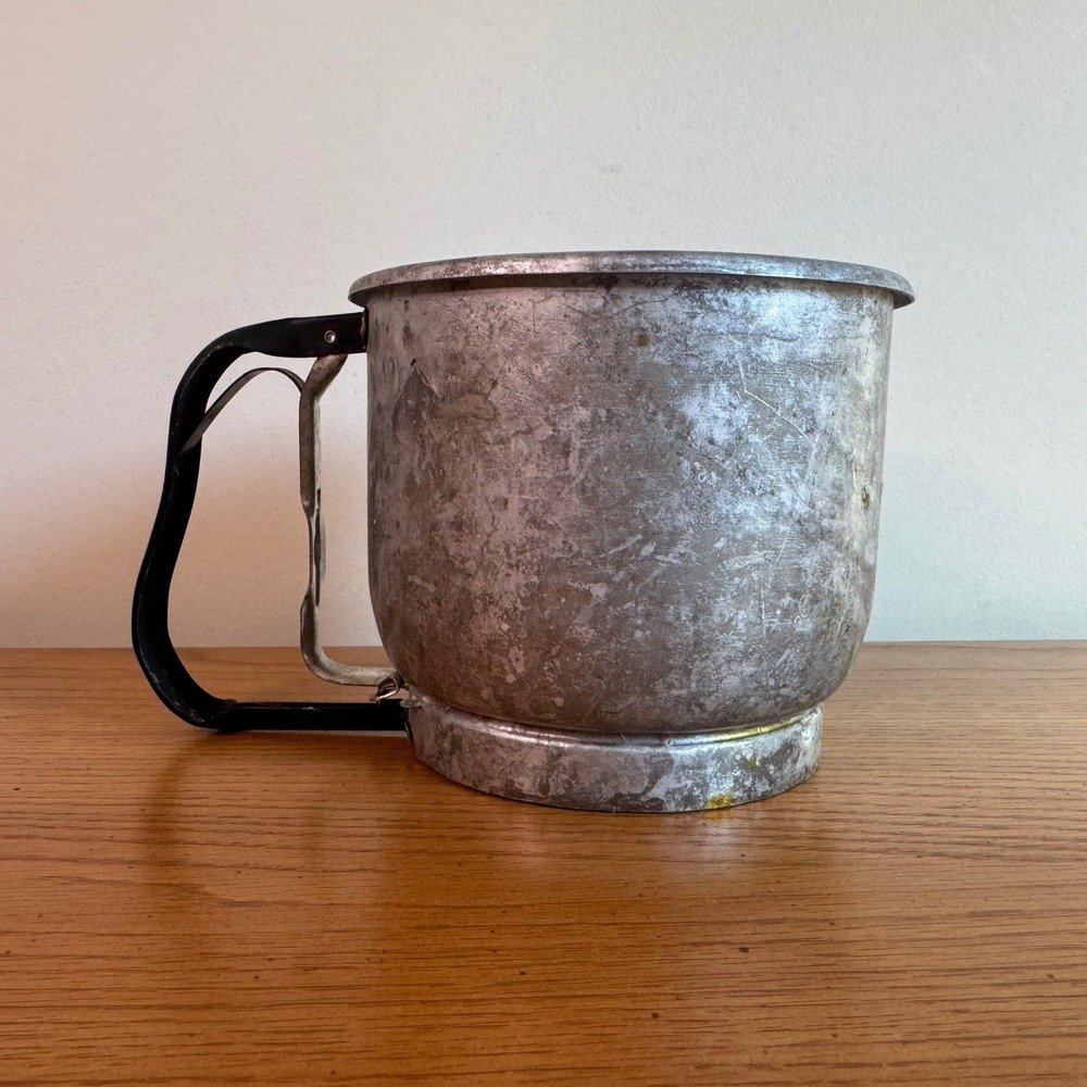 Foley Aluminum 1950s Vintage 5 Cup Flour Sifter Kitchen Baking Tool Crank Handle